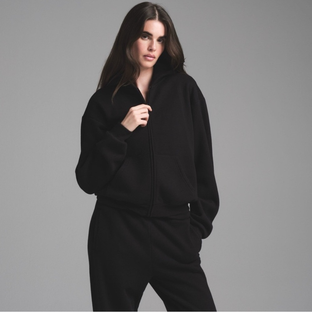 SKIMS BUNDLE❤️ - Picture 6 of 7